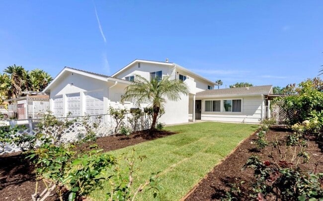 Building Photo - 26511 Calle Delphina Unit B