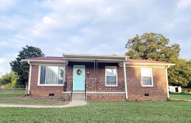 Building Photo - 411 Mill St