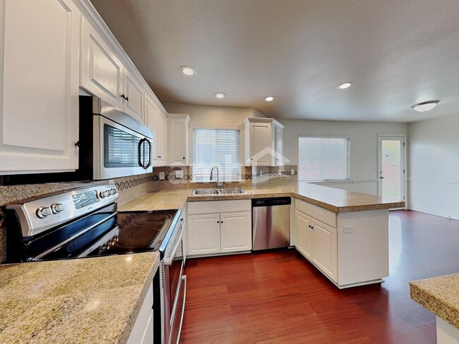 Photo - 11060 W Halstead Ct