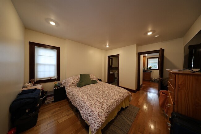 Photo - 23 Indiana Terrace Apartment Unit 1