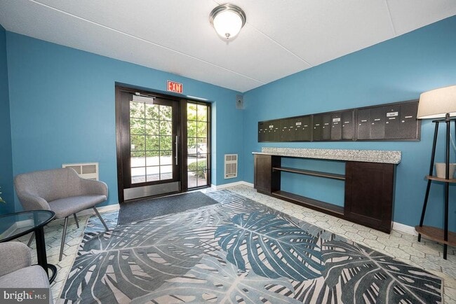 Building Photo - 260 W Montgomery Ave Unit 304