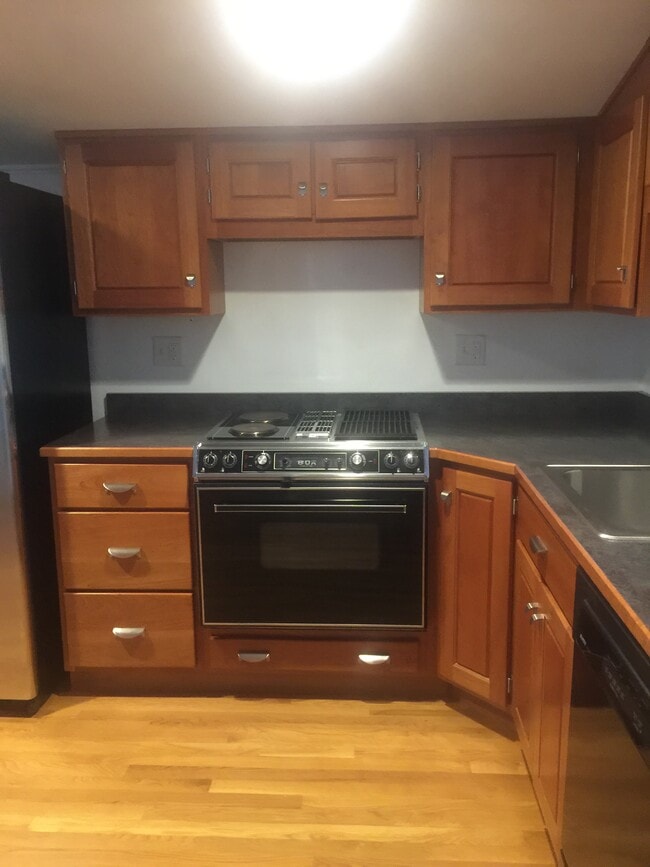 Building Photo - 175 Dillingham Hill Rd Unit Dillingham B Rental