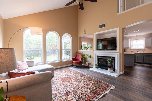 Photo - 1818 W Pflugerville Pkwy