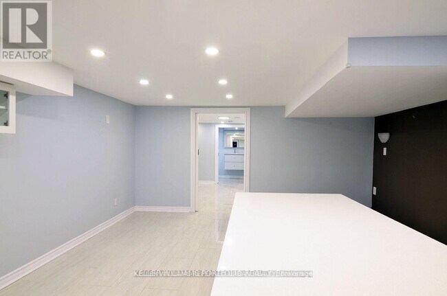 Photo - 431 Kingston Rd