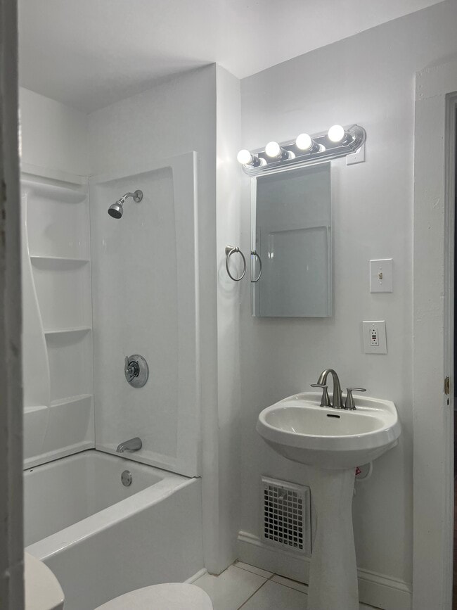 Photo - 28 Gridley St Unit 3 Bedrooms