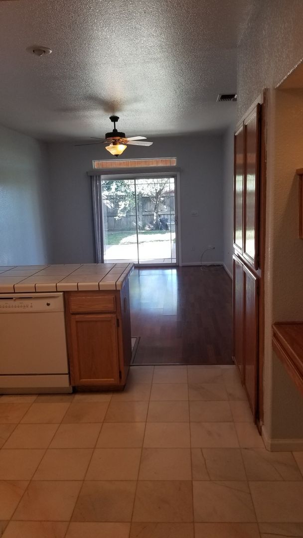 Photo - Beautiful 4 bedroom/2.5 bath South Davis Home!