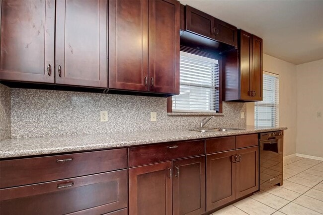 8518 Forum Dr