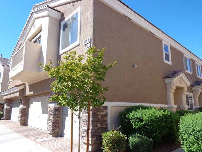 Building Photo - 9068 Bushy Tail Ave