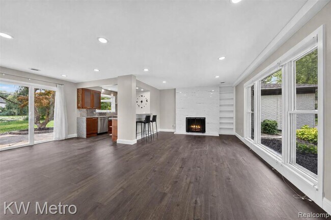 4251 Derry Rd