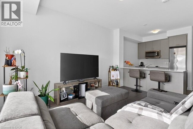 Photo - 600 N Service Rd Unit 302