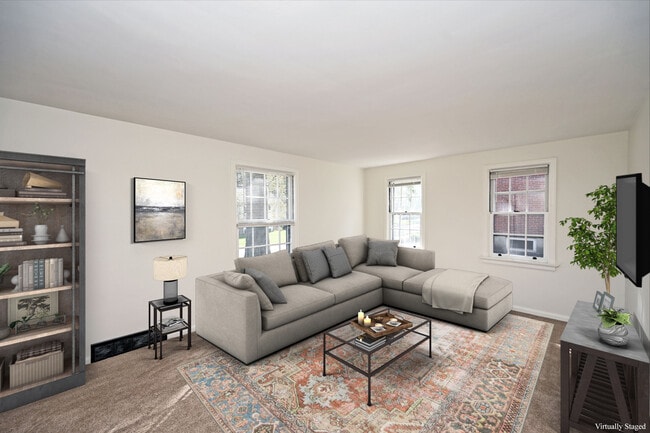 Photo - 5698 Euclid Rd