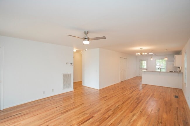 Photo - 814 N 6th St
