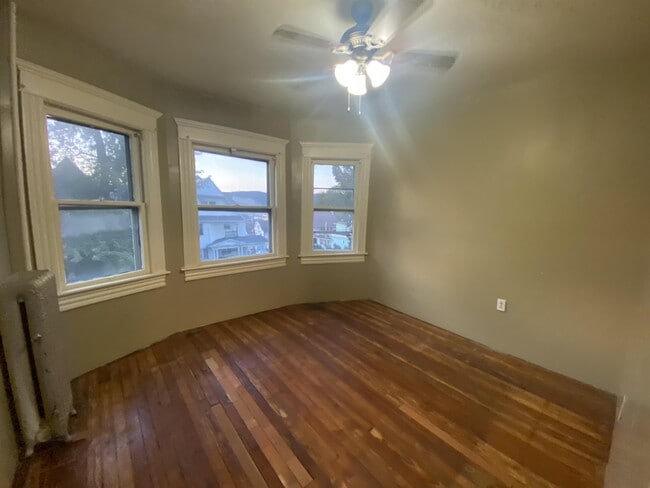 Photo - 942 Monroe Ave