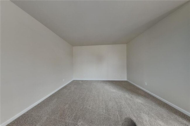 Photo - 1013 Camden Ln