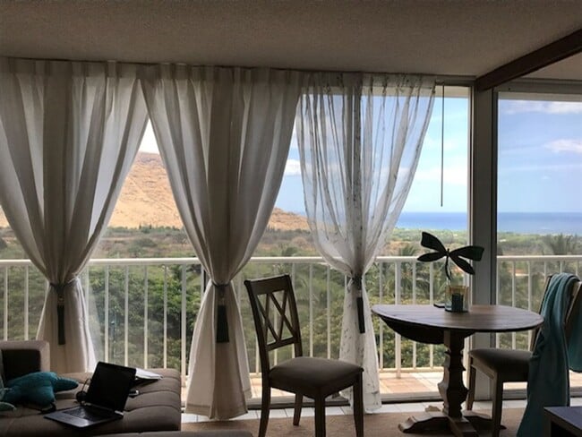 Photo - Makaha Valley Towers