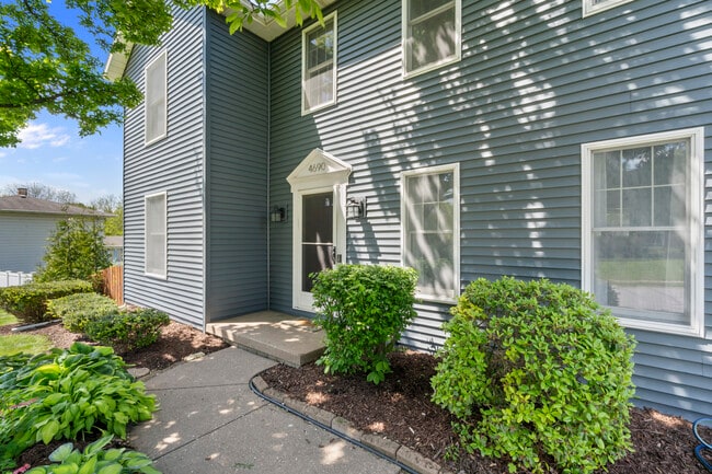 Photo - 4690 Lindbergh Dr