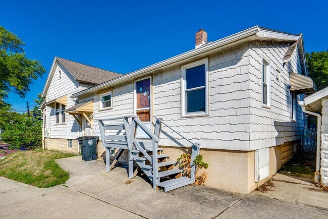 491 Allyn St Unit Whole House