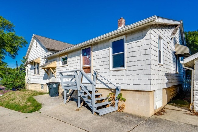 Photo - 491 Allyn St Unidad #1