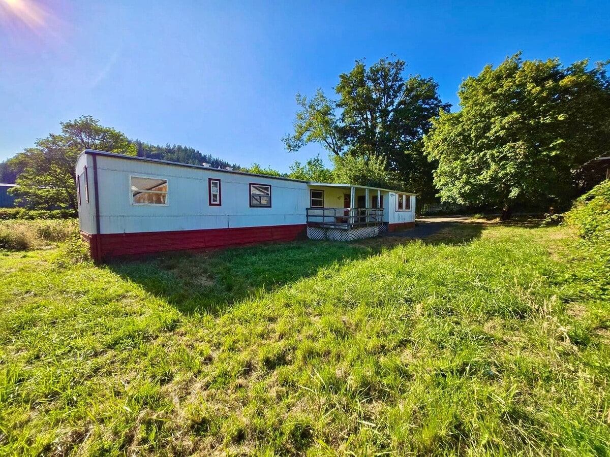 3bd/2bath Available Now! - 3bd/2bath Available Now! House