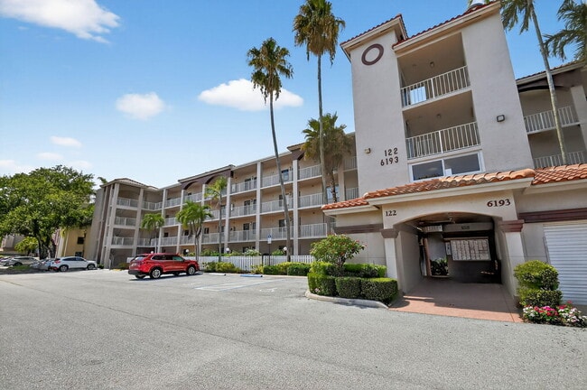 Photo - 6193 Pointe Regal Cir Unidad 402