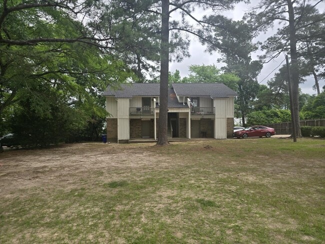 Building Photo - 1329 Windsor St Unit 2