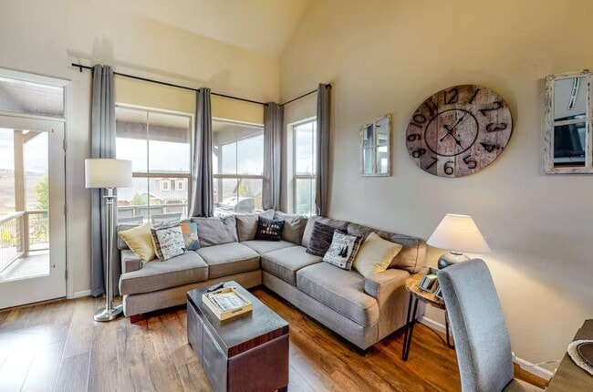 Photo - 103 Summit Point Ln