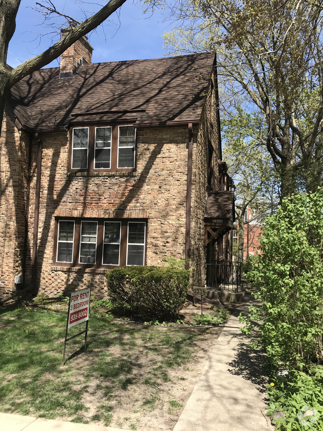Building Photo - 2226 Kendall Avenue Unit 2226 Rental