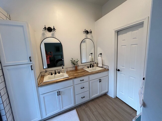 Photo - 1303 Bayou Woods Dr