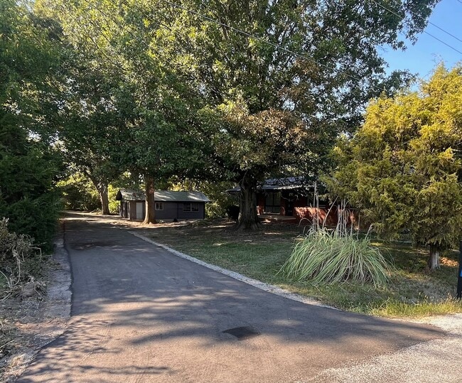 Photo - 4759 Blackburn Rd