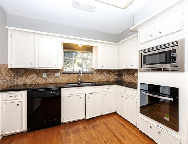 Photo - 8323 Forest Ridge Rd