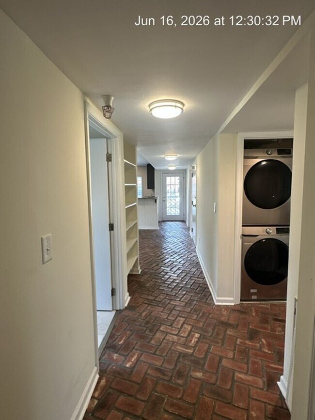 515 14th St NW Unidad 515 14th ST NW Apt B-Bedroom 3 - Bedroom 3