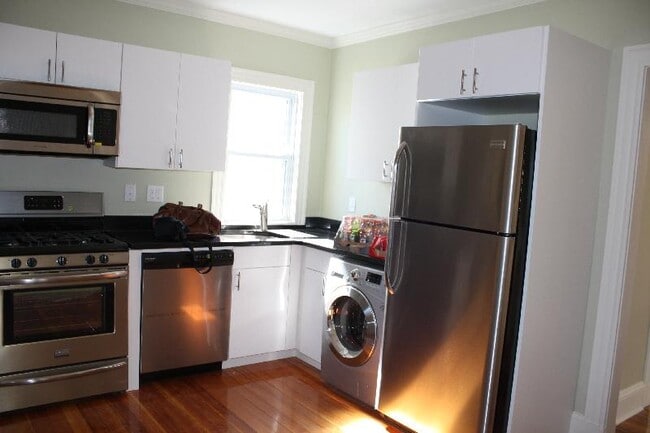 Building Photo - 81 Florence St Rental