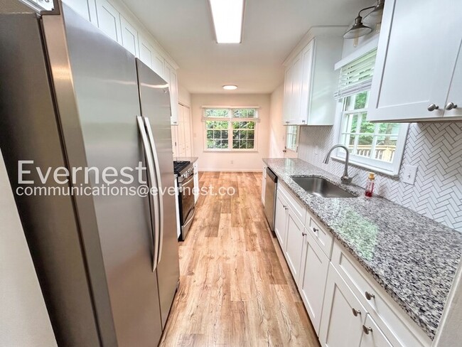 Photo - 323 N Briar Ridge