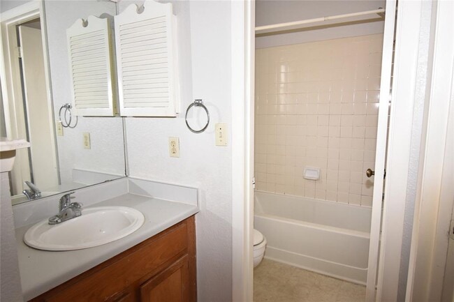 Photo - 2114 Cedar Bend Dr