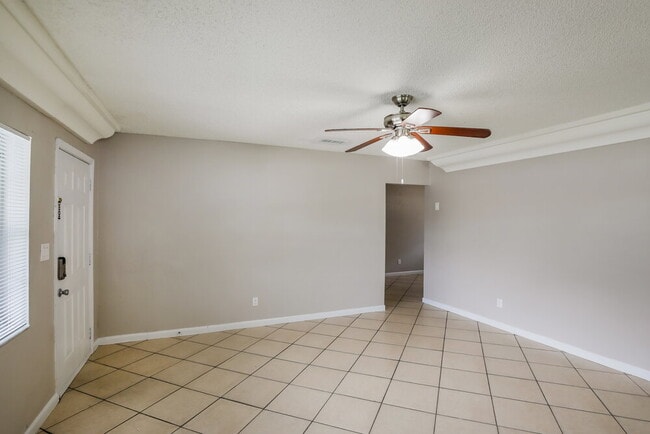 Photo - 357 NW 6th Ct