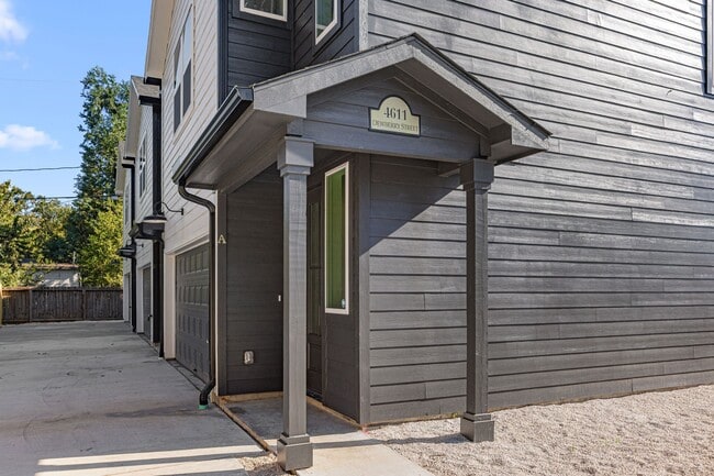 Photo - 4611 Dewberry St