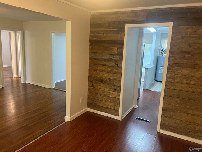 Photo - 807 Fairway Dr NW