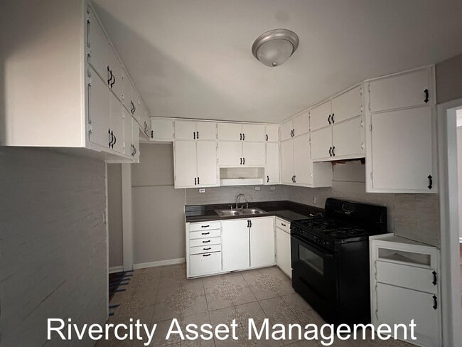 Photo - 1696 Russwood Rd