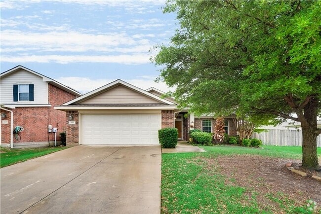 Building Photo - Wonderful home with chefs delight kitchen!