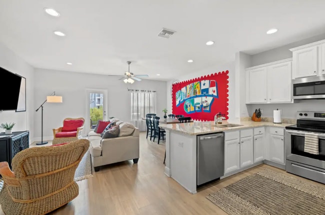 Photo - 1884 Pointe Dr