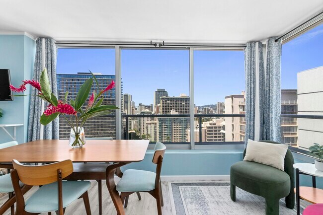 Photo - 2421 Tusitala St