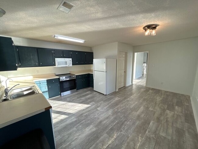 Photo - 112 Winterberry Ln