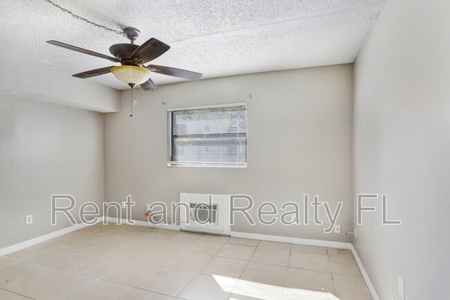 Photo - 2142 Bradford St