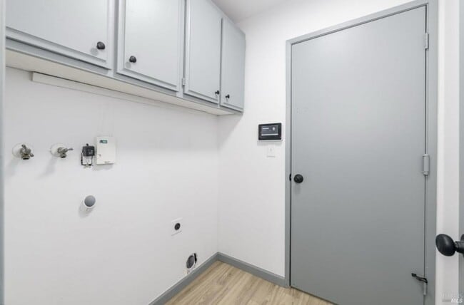Building Photo - 200 St Olaf Way