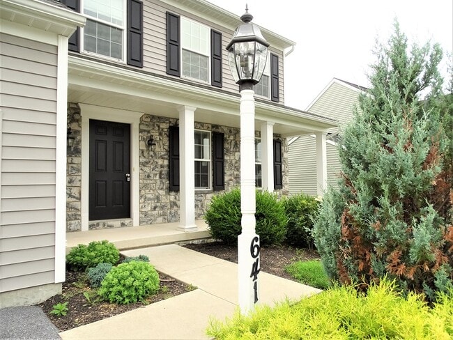 Photo - 641 Hamaker Rd