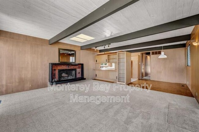 Photo - 635 Grace St