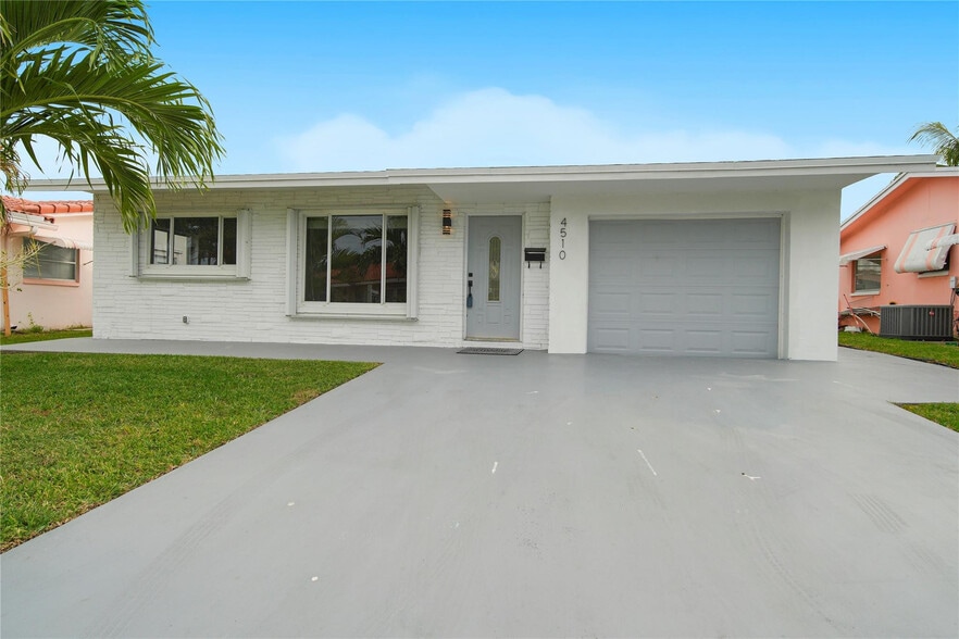 4510 NW 49th Dr