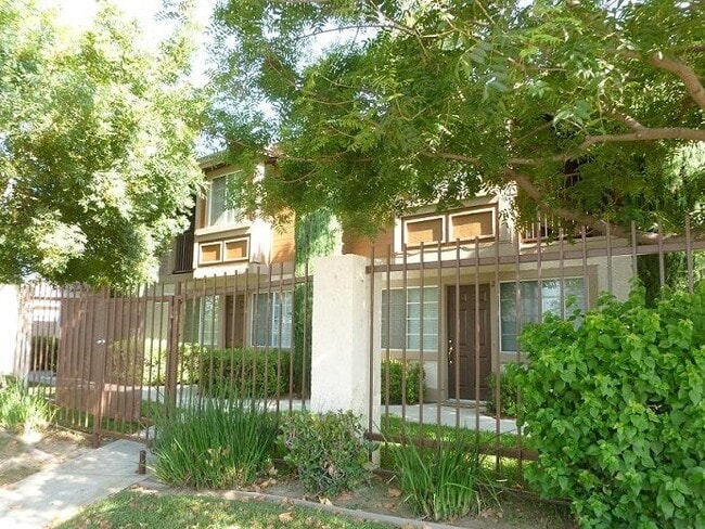 Building Photo - 764 W Phillips St Unit 14