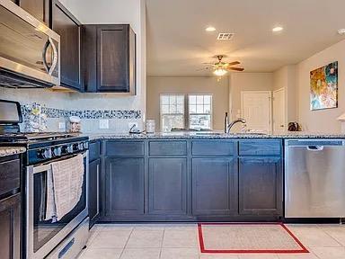 Photo - 207 Wainscot Oak Wy