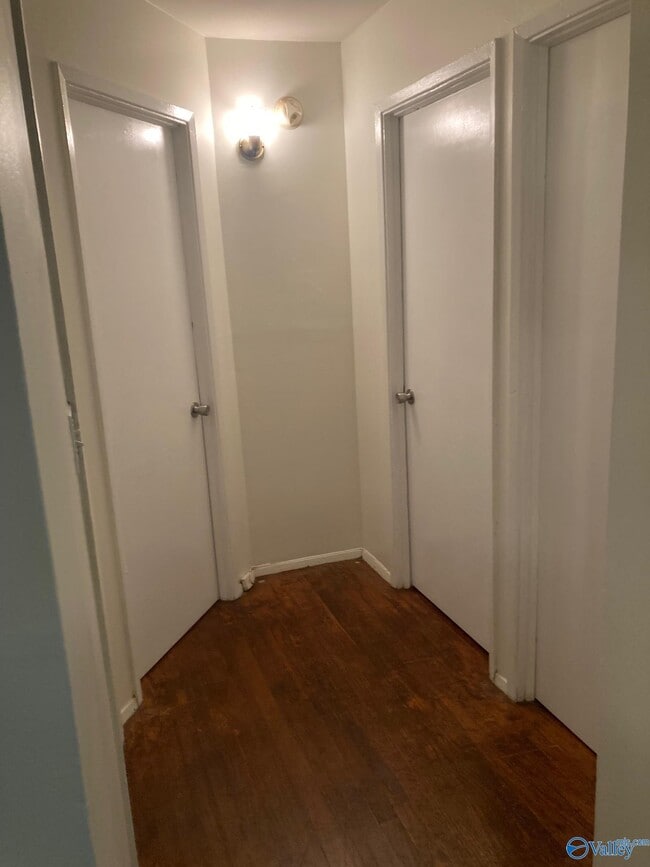 Photo - 702 Mastin Lake Rd NE